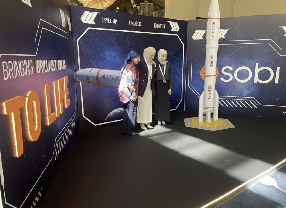 Custom Scenic Fabrication Neon Photobooth Corporate Event Cape Town